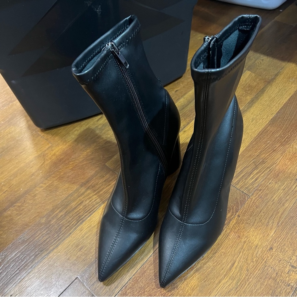 Steve Madden Valyant Block Heel Stretch Vegan Lea… - image 4